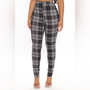 2/$15 Fashion Nova Black and White Plaid Skinny Leggings